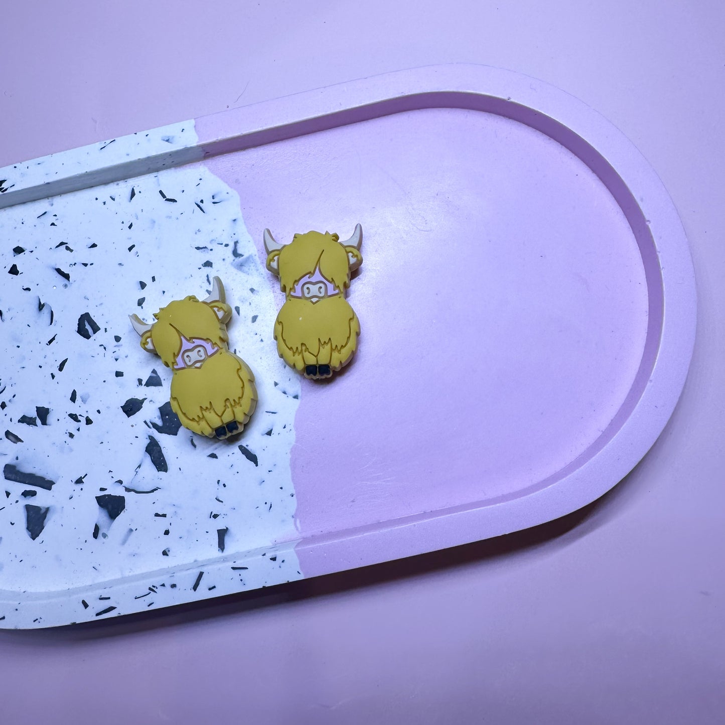 highland mustard silicone beads