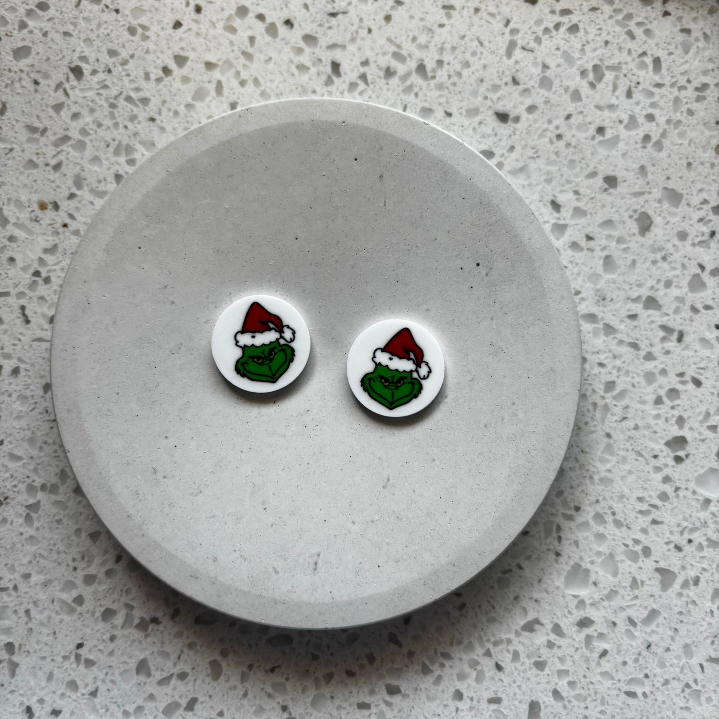 Round Grinch Head Christmas Planar Studs