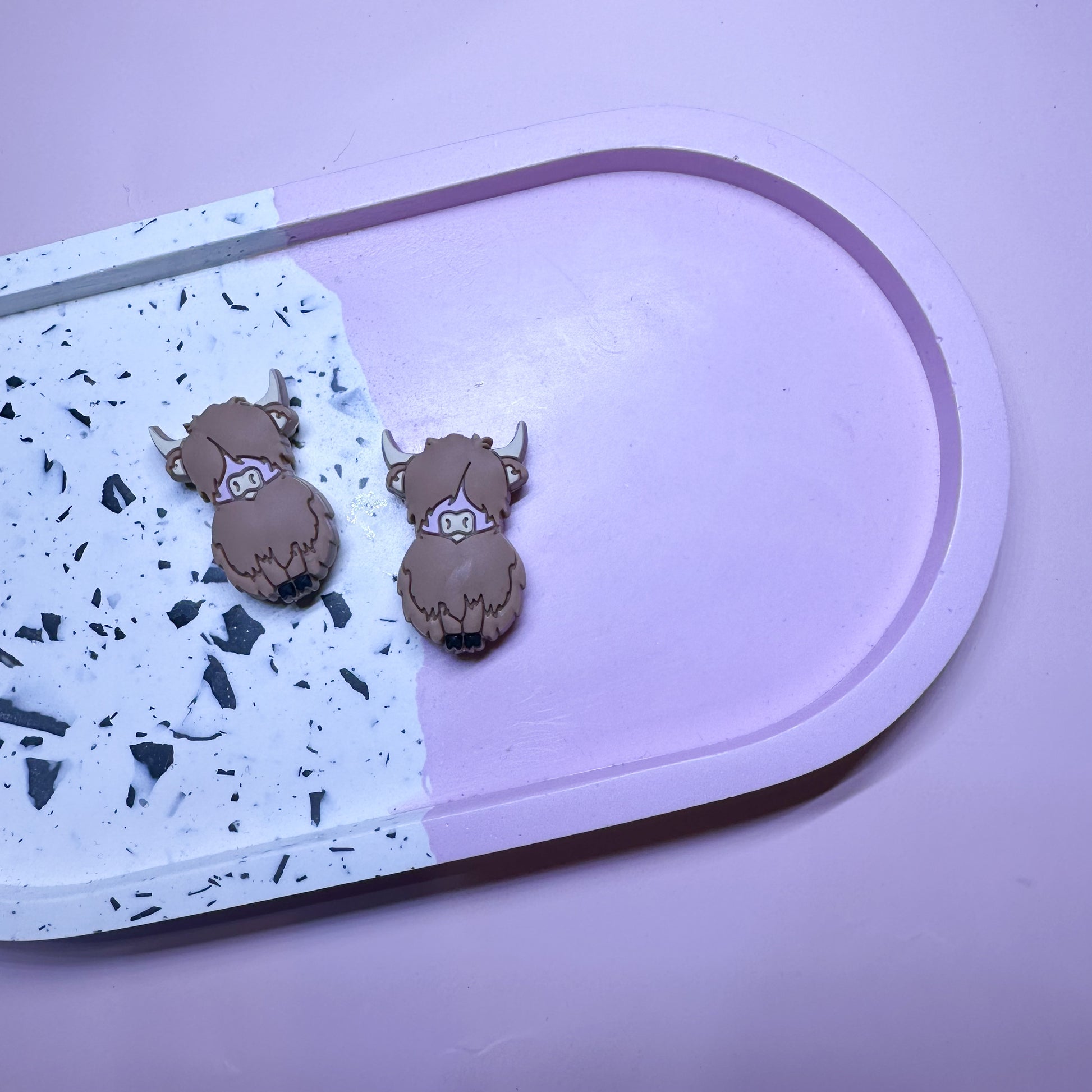brown highland silicone bead